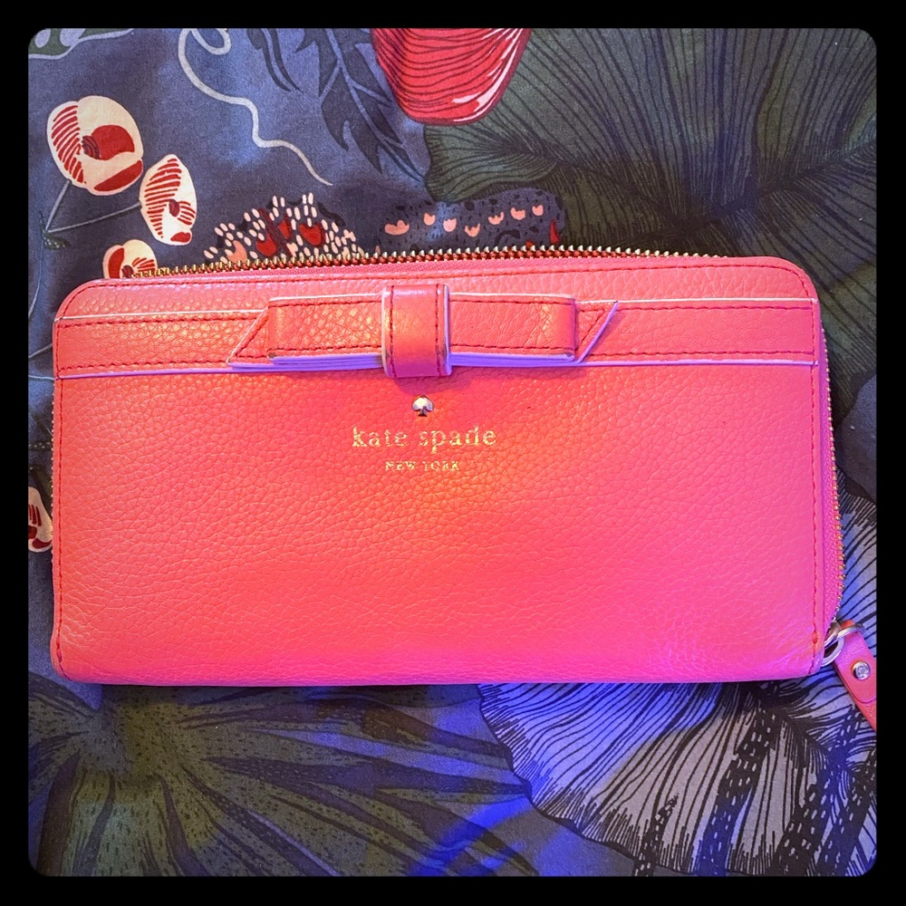 Kate Spade zip around leather wallet